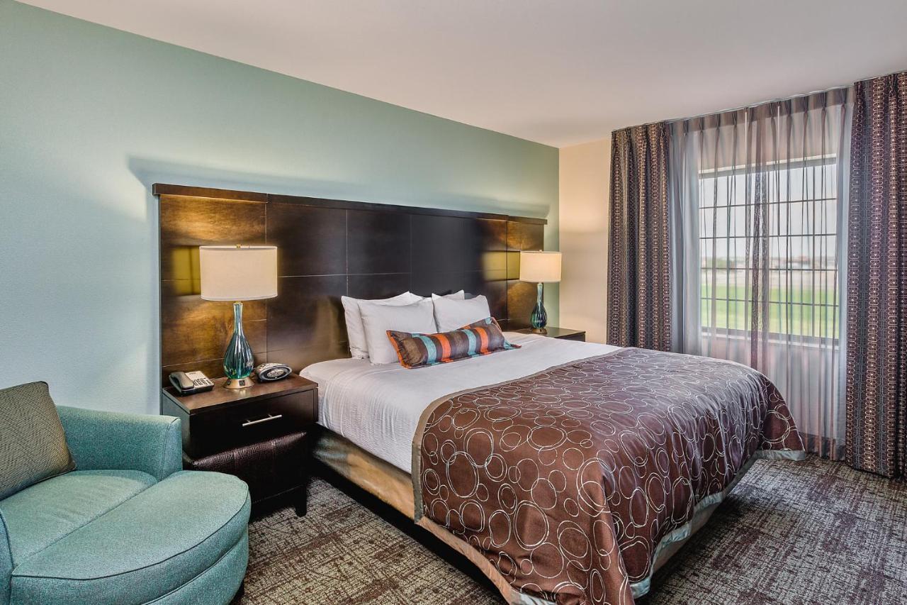 Staybridge By Ihg Hotel Bismarck