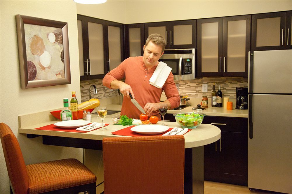 Staybridge By Ihg Hotel Bismarck